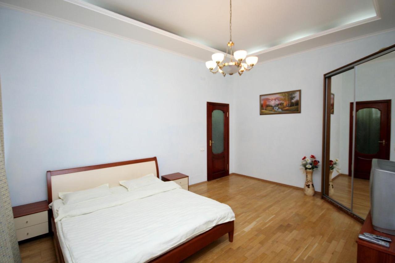 Real Home Apartments In Kiev Center Екстер'єр фото