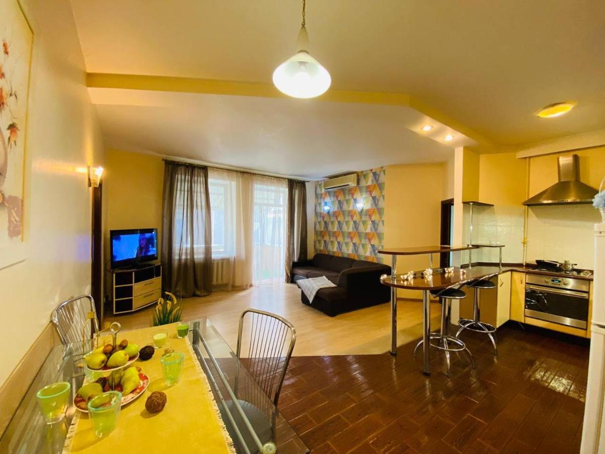 Real Home Apartments In Kiev Center Екстер'єр фото