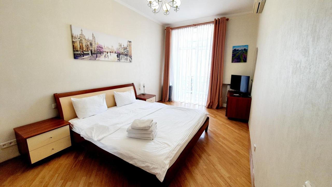Real Home Apartments In Kiev Center Екстер'єр фото